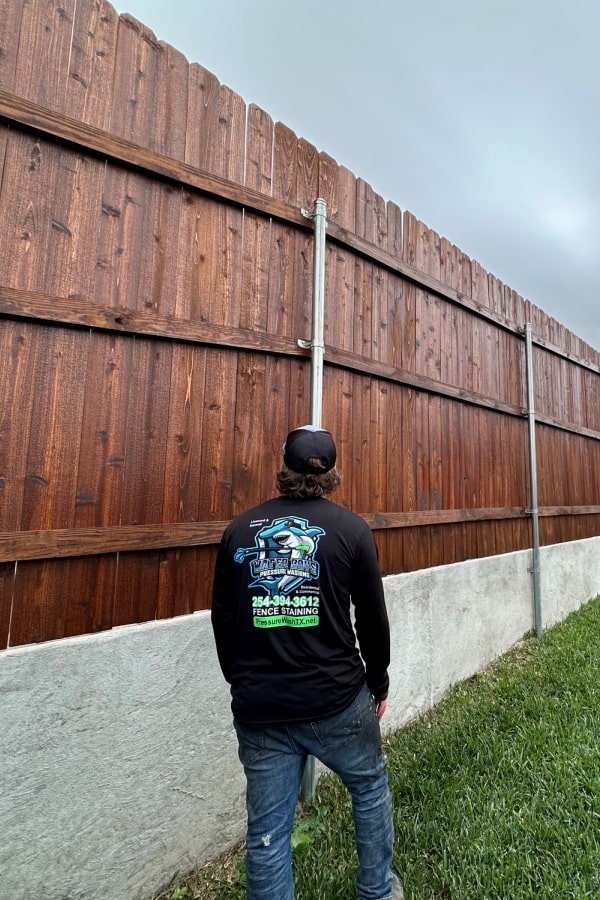wood fence staining services 02